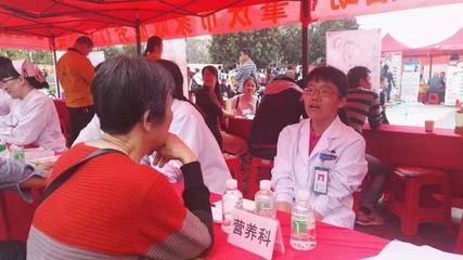 市一院開展“天天學雷鋒，志愿不停步”系列活動，營養健康咨詢便民惠民暖人心